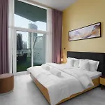 Apartment In Business Bay With Stunning Views Of Burj Khalifa & Canal