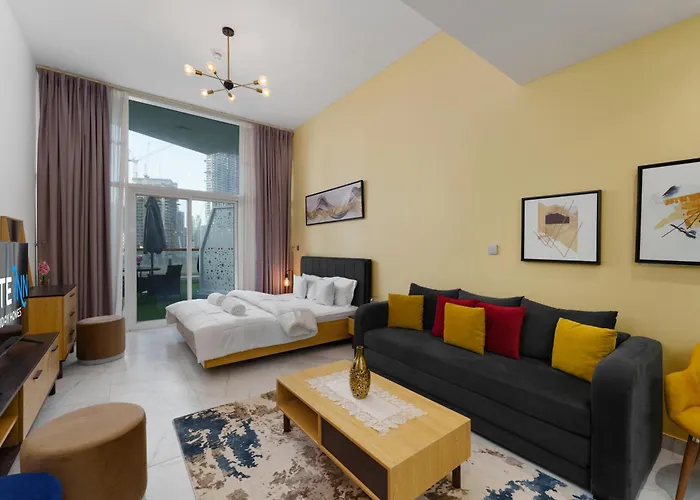 Apartment In Business Bay With Stunning Views Of Burj Khalifa & Canal