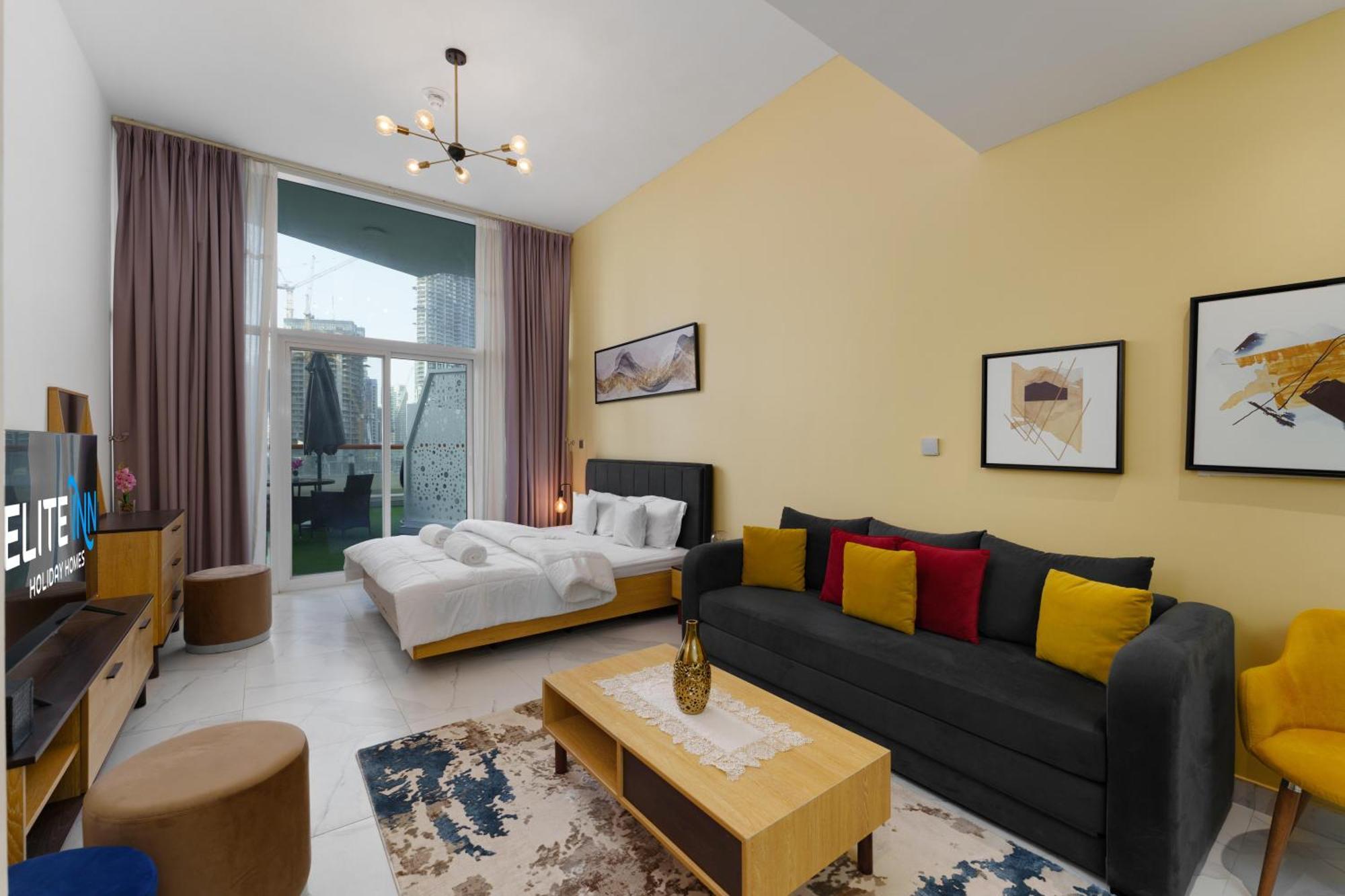 In Business Bay With Stunning Views Of Burj Khalifa & Canal *