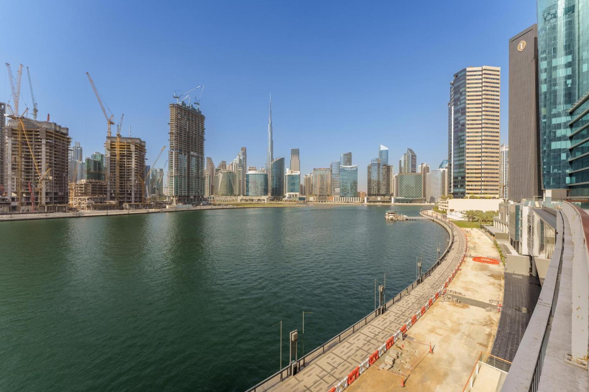 In Business Bay With Stunning Views Of Burj Khalifa & Canal * Dubai